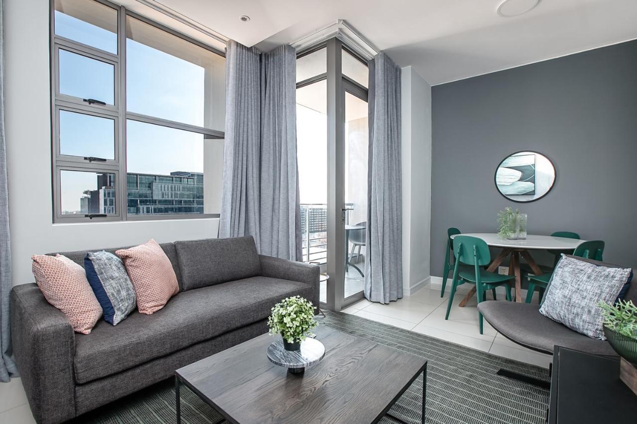 The Median Serviced Apartment Collection Johannesburg Dış mekan fotoğraf