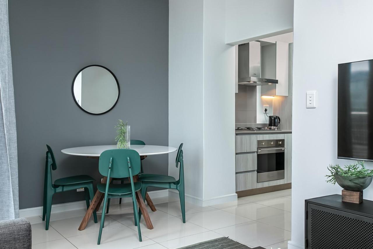 The Median Serviced Apartment Collection Johannesburg Dış mekan fotoğraf